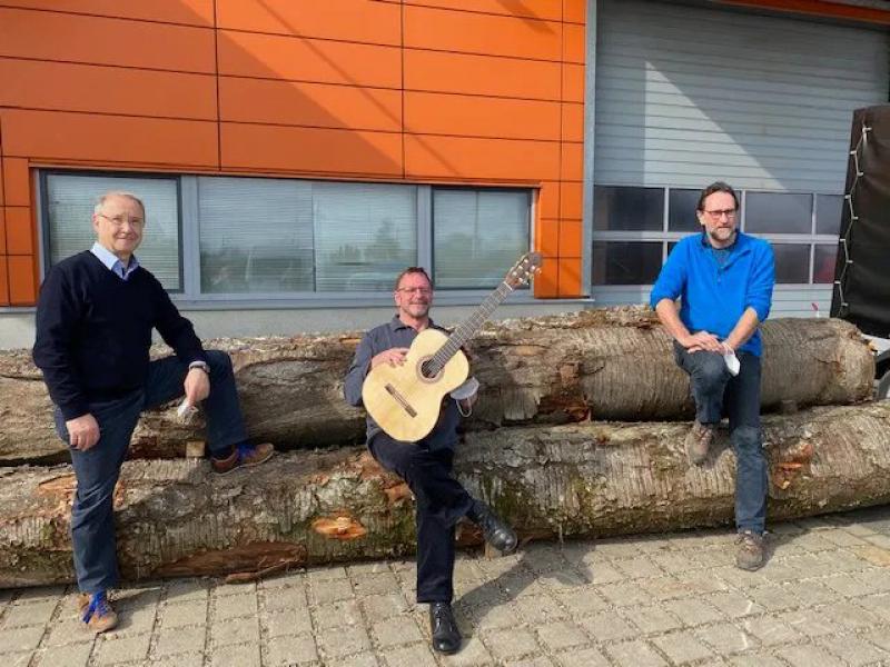 Reinhardt GmbH vertreibt das Sortiment von Duke Guitars